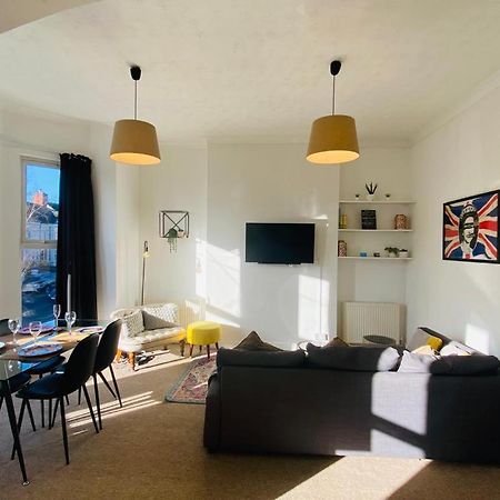 Unique Sea View Apartment Hastings Luaran gambar
