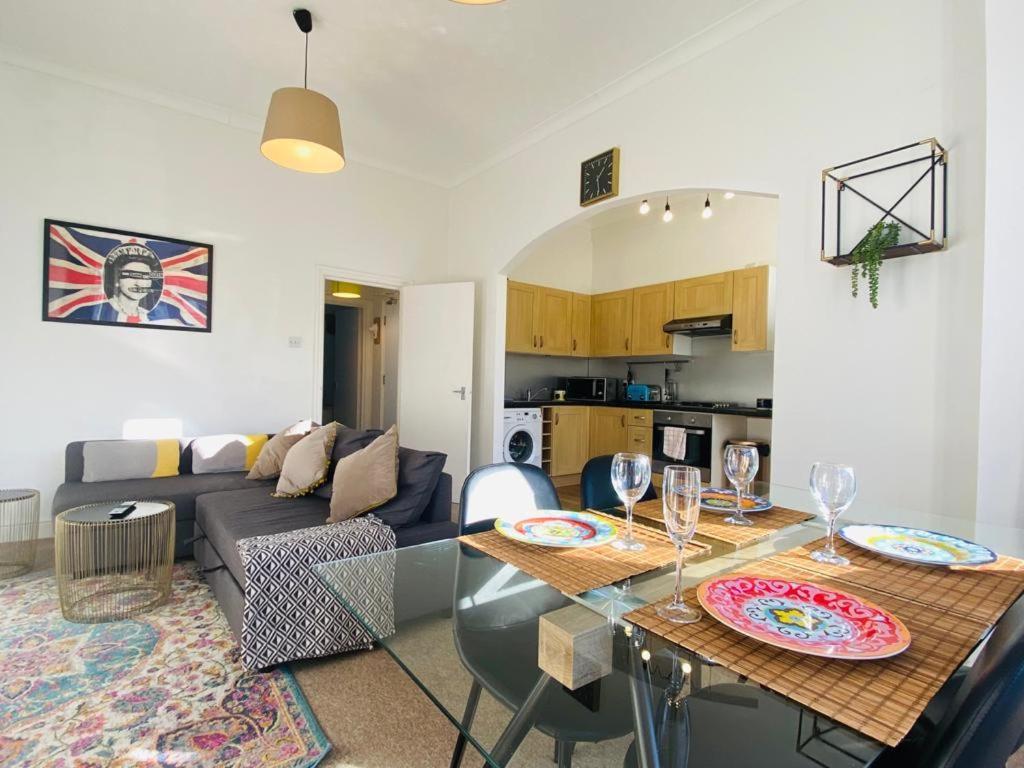 Unique Sea View Apartment Hastings Luaran gambar